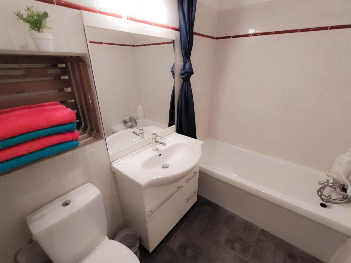 Ferienwohnung Carcassonne Centre Avec Balcon Et Parking Exterior foto
